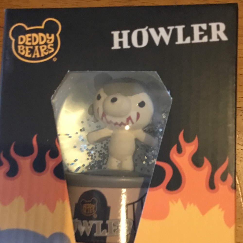 Deddy Bears howler werewolf snowglobe